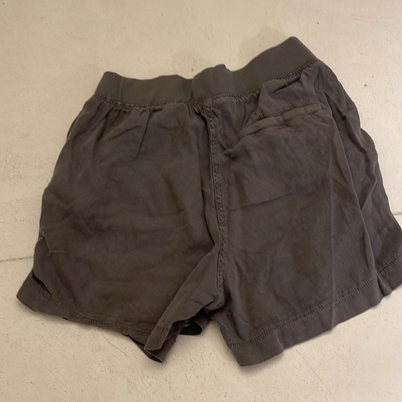 Cotton shorts - Picture 2 of 3